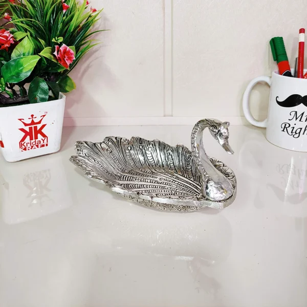 Handmade Decorative Feng Shui Metal Pan Leaf Hanging Ganesh Ji Statue (Silver Green)