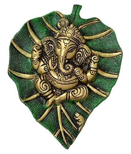 Multicolour Handmade Decorative Feng Shui Metal Pan Leaf Hanging Ganesh Ji Statue (Green Color)