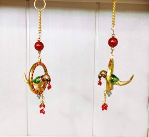 Metal Parrot Statue for Door Hanging,Garden Decor Looks Very Beautiful,Decor Your Home,Office/Hanging Colorful Parrot 2 pcs Set Showpiece